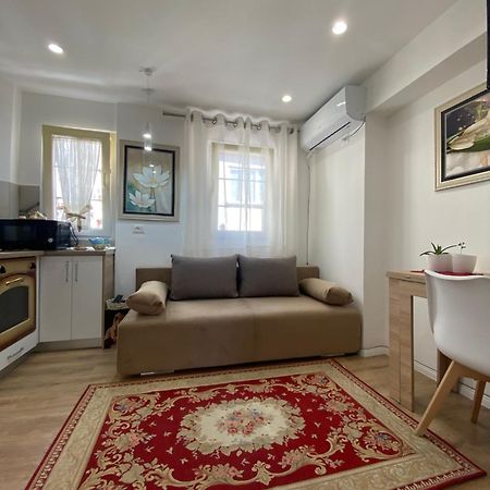 Central Welcoming Apartment In Τίρανα Εξωτερικό φωτογραφία