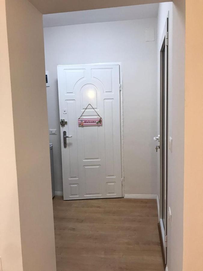 Central Welcoming Apartment In Τίρανα Εξωτερικό φωτογραφία