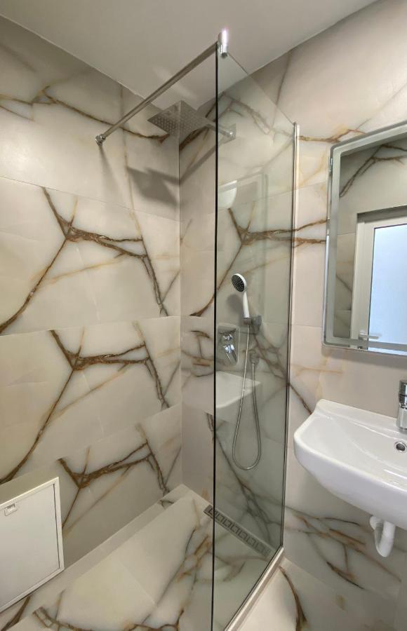Central Welcoming Apartment In Τίρανα Εξωτερικό φωτογραφία