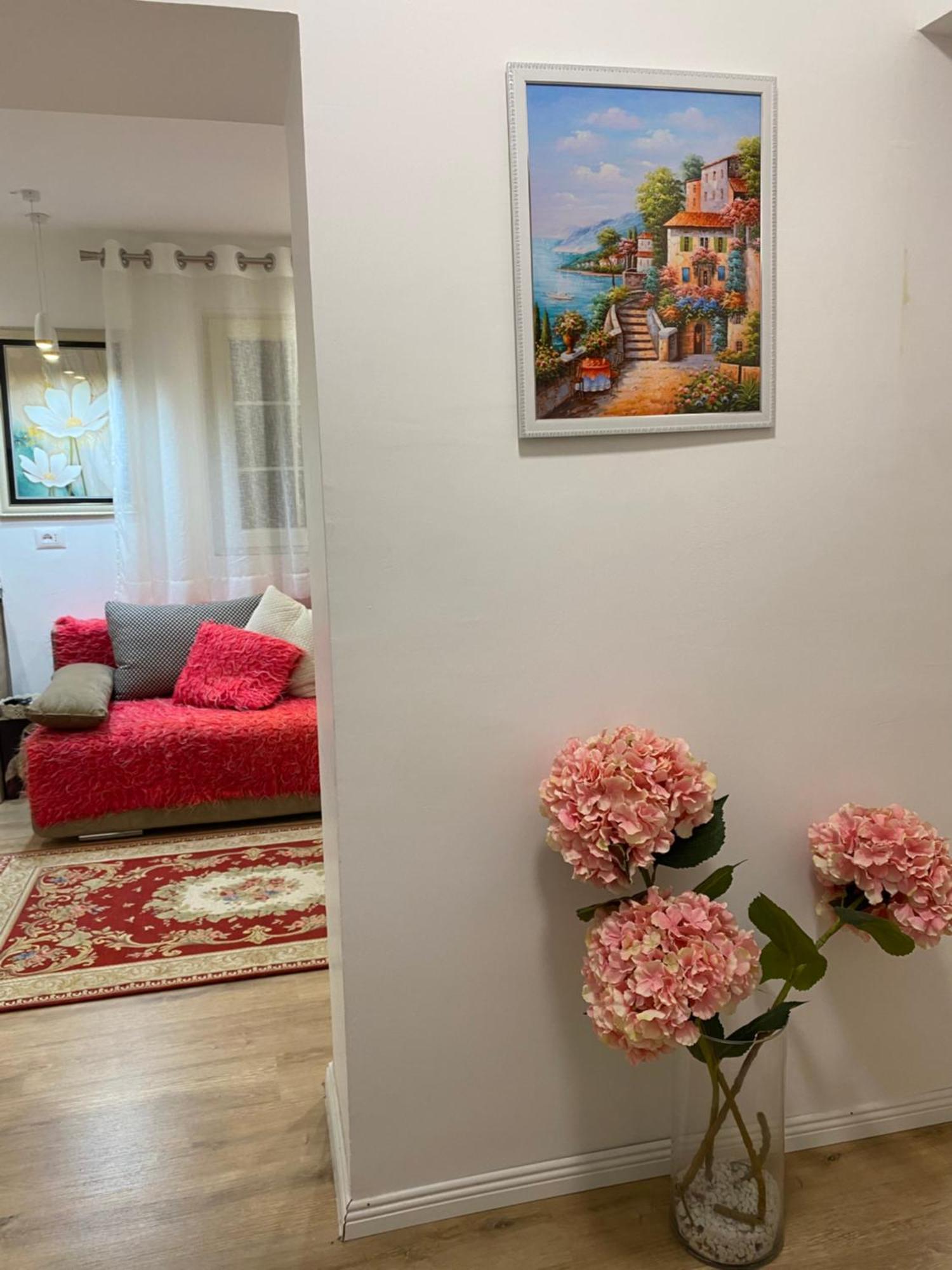 Central Welcoming Apartment In Τίρανα Εξωτερικό φωτογραφία